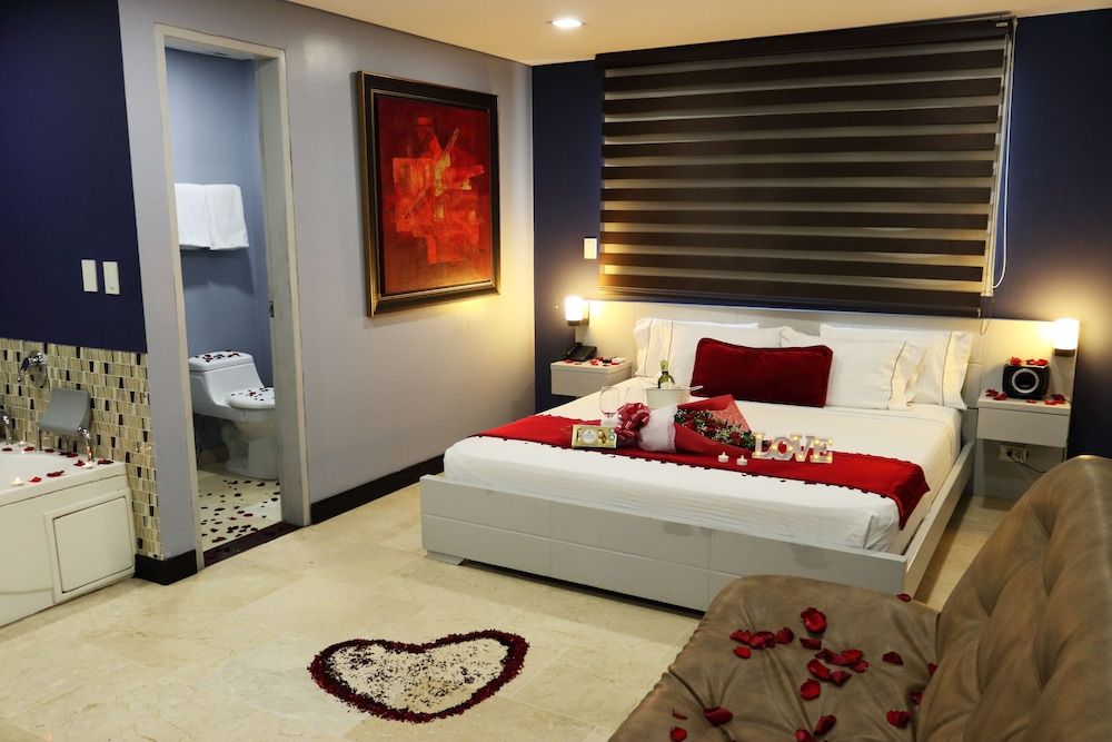 Hotel Lleras 10 Suite, Jetted Tub 13