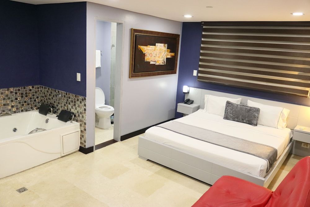 Hotel Lleras 10 Suite, Jetted Tub 6