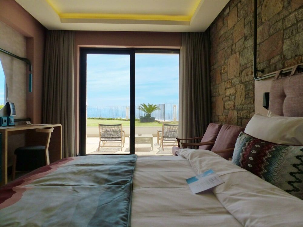 Superior Double Room, Patio, Partial Sea View