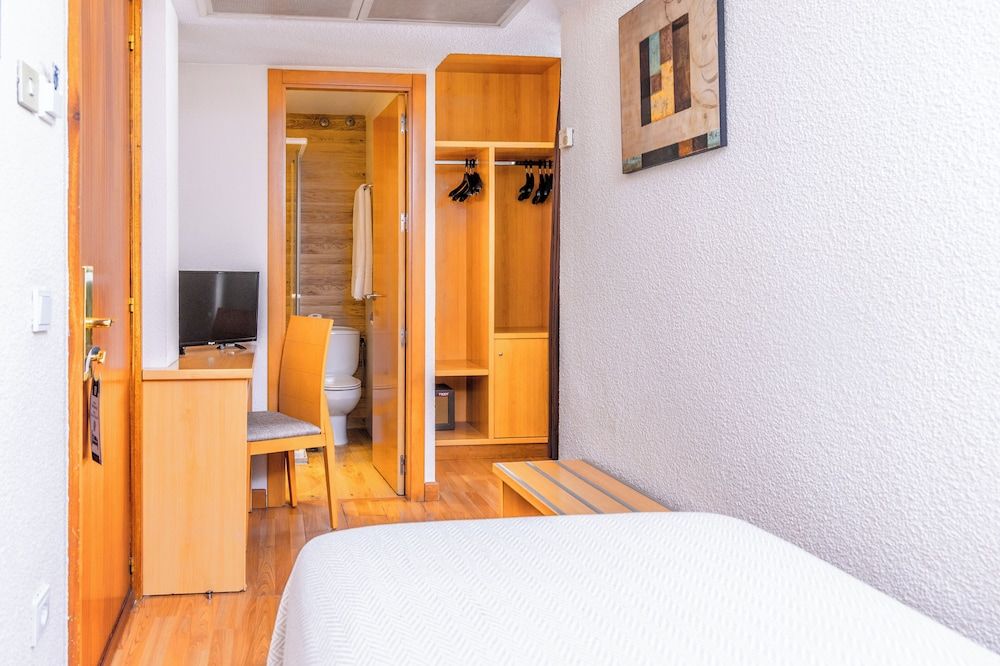 Hotel Serrano