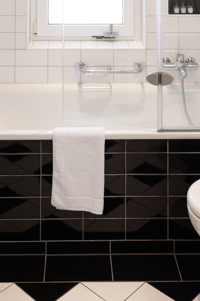 EMA House Serviced Apartments Seefeld Superior Apartment, 2 Bedrooms, Non Smoking, Balcony 11