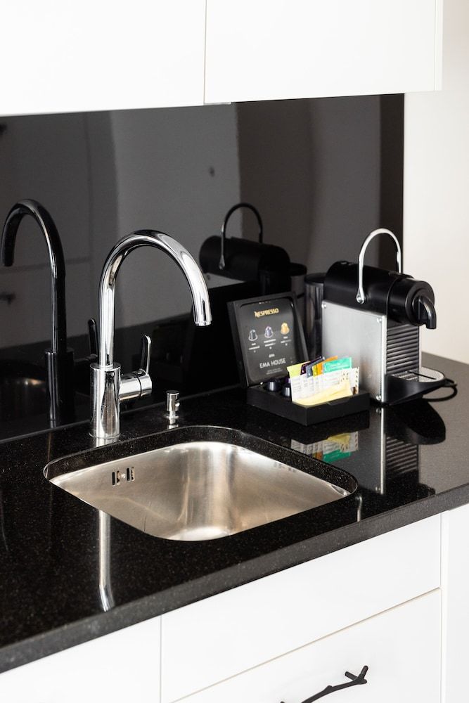 EMA House Serviced Apartments Seefeld Superior Penthouse, 2 Bedrooms, Non Smoking, Balcony 9