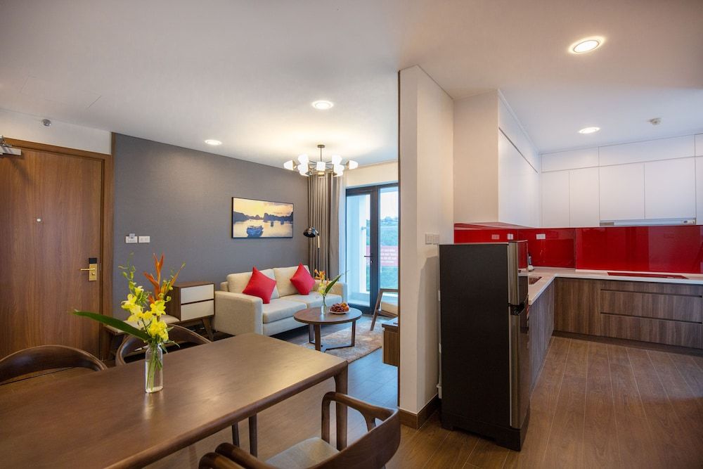 Ramada Hotel & Suites by Wyndham Halong Bay View Junior Suite, Multiple Beds, Non Smoking (Max Occ. 4) 2