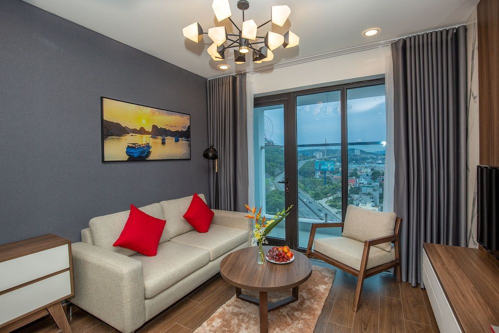 Ramada Hotel & Suites by Wyndham Halong Bay View Junior Suite, Multiple Beds, Non Smoking (Max Occ. 4) 8