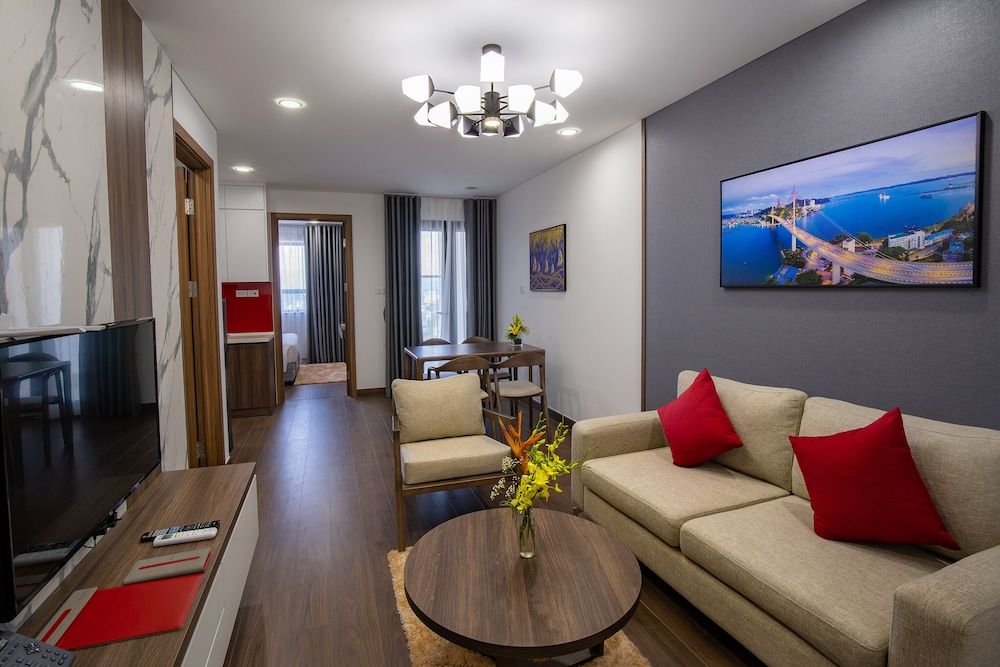 Ramada Hotel & Suites by Wyndham Halong Bay View Deluxe Suite, Multiple Beds, Non Smoking (Max Occ. 4) 7