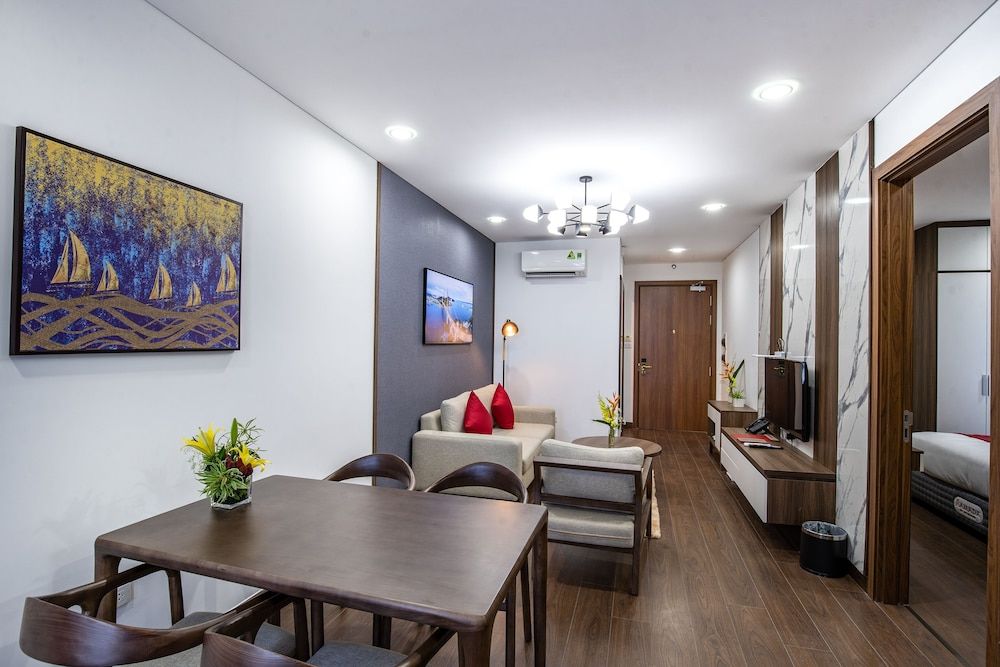 Ramada Hotel & Suites by Wyndham Halong Bay View Deluxe Suite, Multiple Beds, Non Smoking (Max Occ. 4) 4