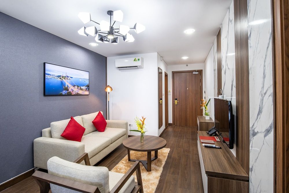 Ramada Hotel & Suites by Wyndham Halong Bay View Deluxe Suite, Multiple Beds, Non Smoking (Max Occ. 4) 9