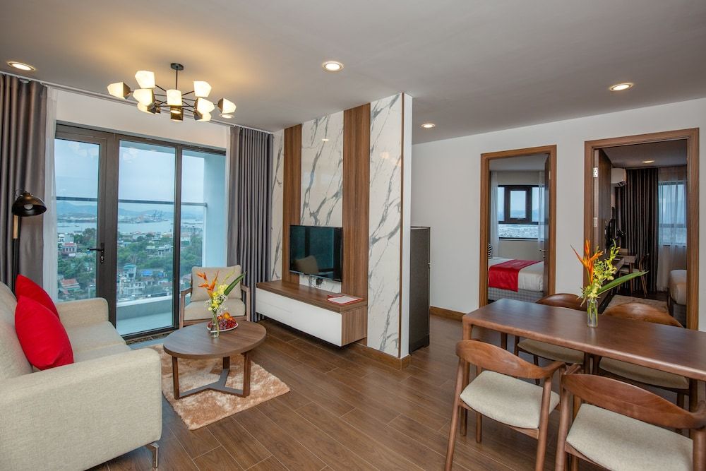 Ramada Hotel & Suites by Wyndham Halong Bay View Junior Suite, Multiple Beds, Non Smoking (Max Occ. 4) 6