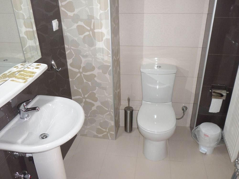 Hotel Kosta Famissi Triple Room 4