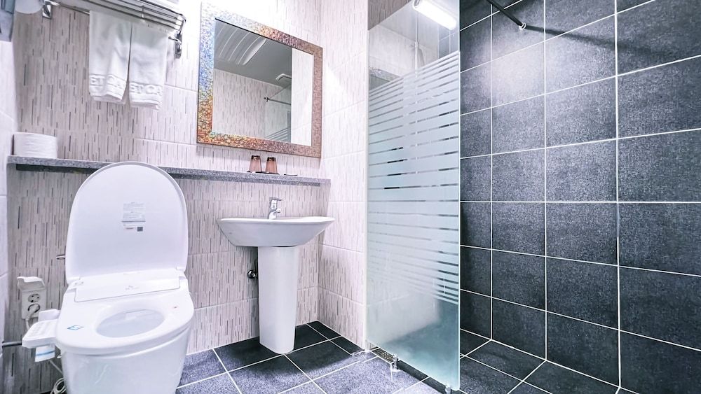 undefined Hotel Sweet Castle Jeju Hamdeok 8