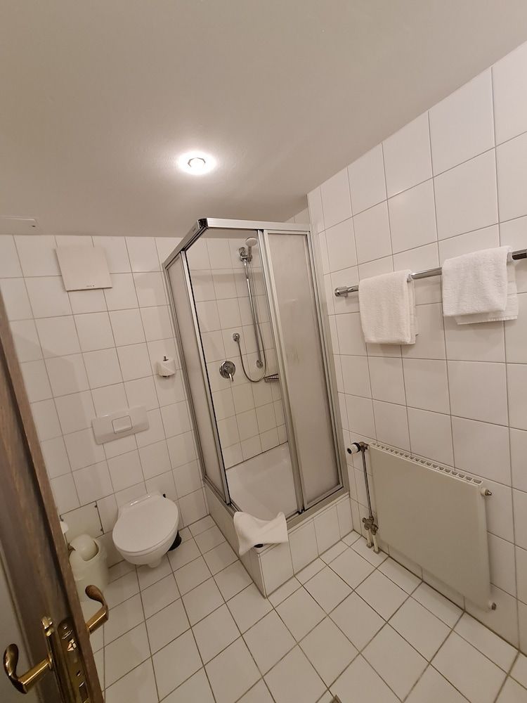 Montana Landhotel Gummersbach-Nord Basic Double Room 2