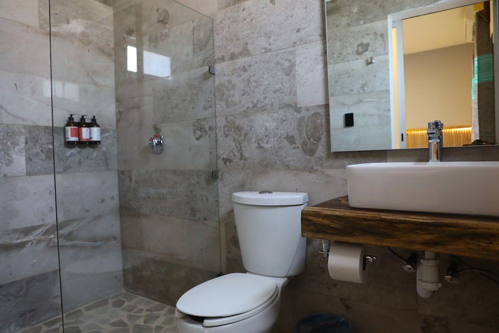 Hotel Playa Zipolite Standard Room, 2 King Beds 5