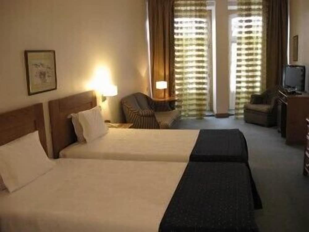 Hotel Toural Double or Twin Room 4