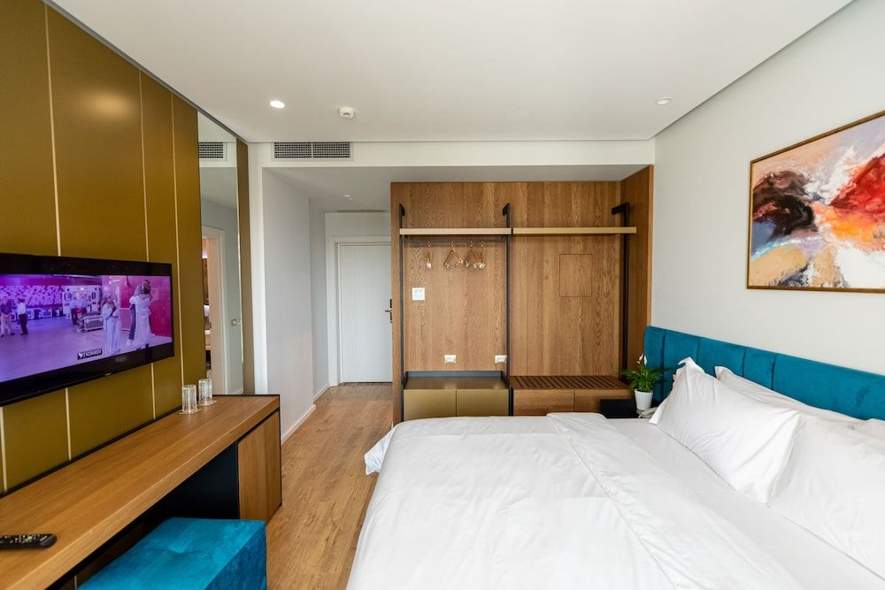 Ames Hotel & SPA Double Room, City View 4