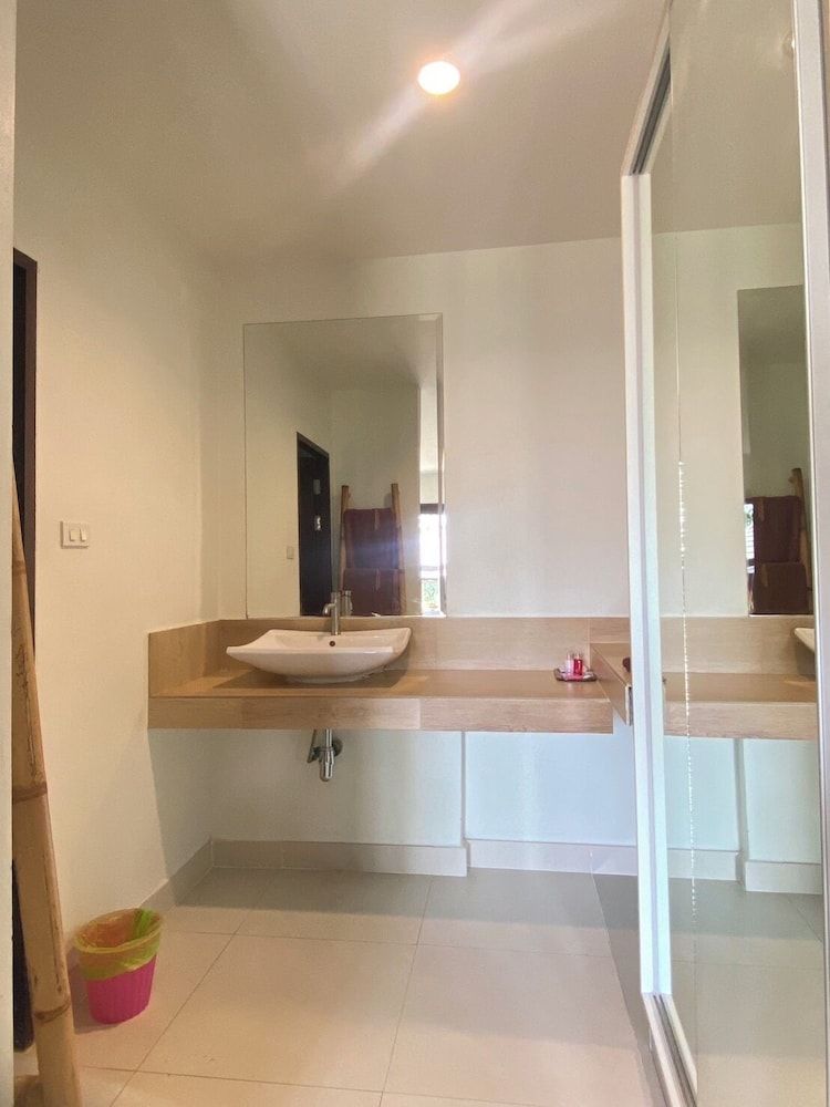 Sunset Beach Villas Hillside Room with Double Bed 2