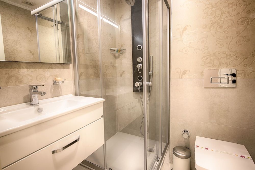 Bademli Konak Otel Double Room with Garden View - 1 Queen Bed 4