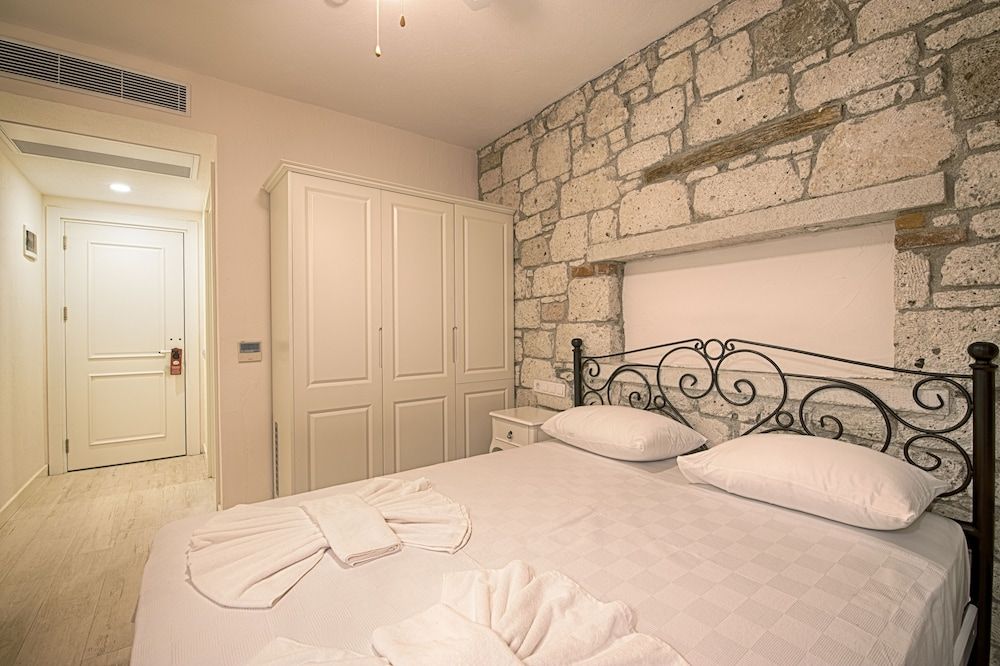 Bademli Konak Otel Double Room with Garden View - 1 Queen Bed 2