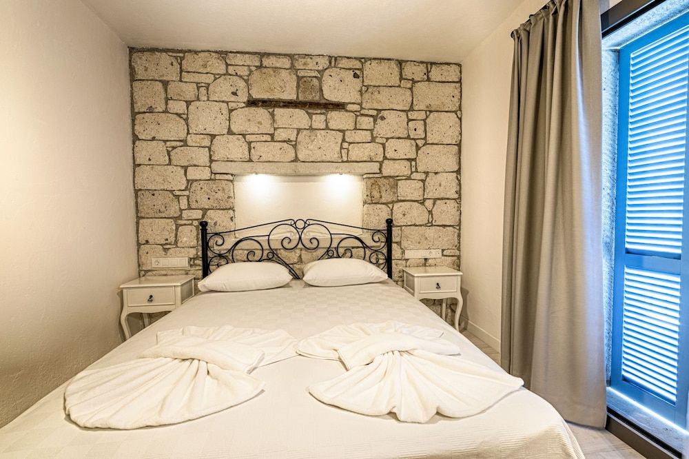 Bademli Konak Otel Double Room with Balcony - 1 Queen bed 3