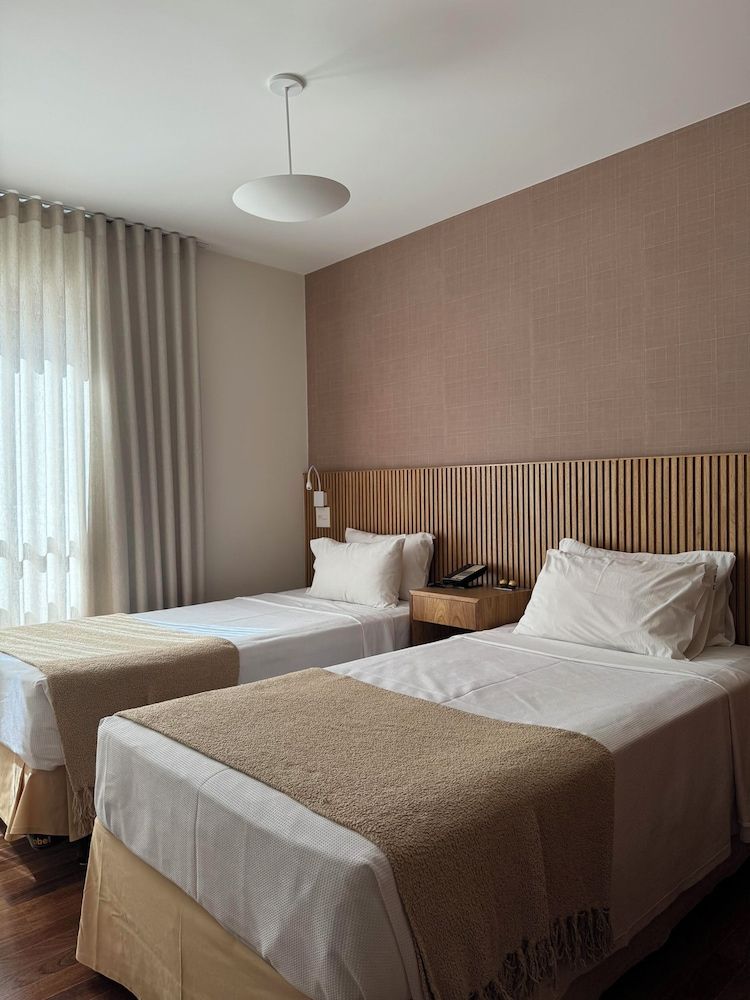 Regent Park Hotel Deluxe Twin Room 2