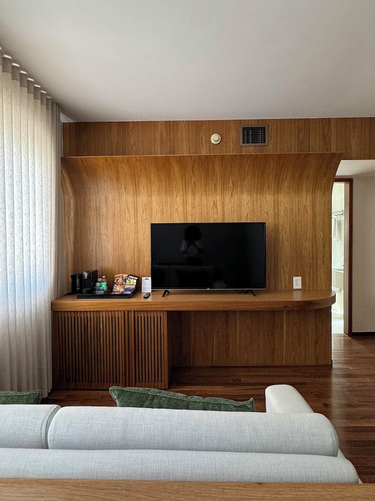 Regent Park Hotel Deluxe Twin Room 5