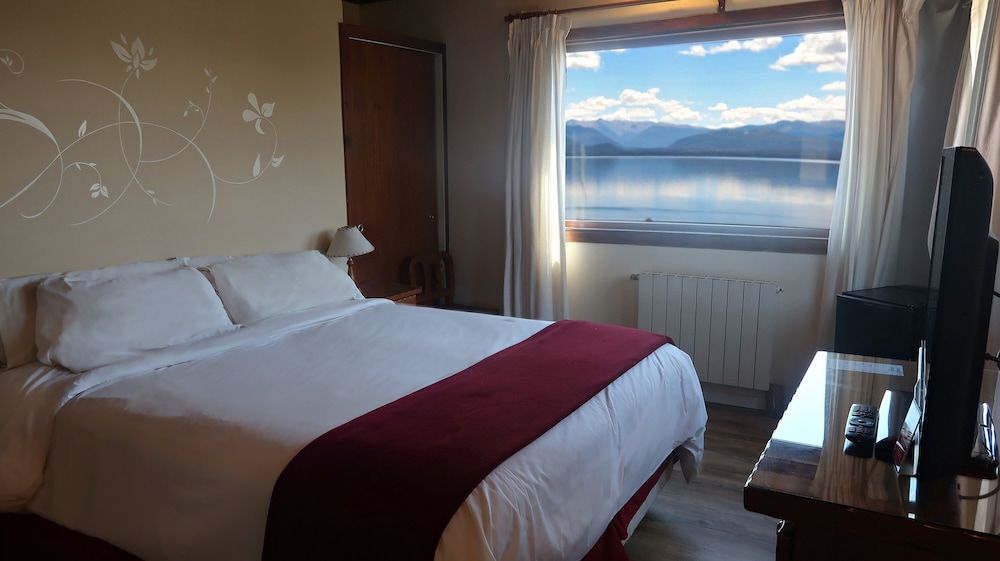 Double Room, 1 Queen Bed, Lake View