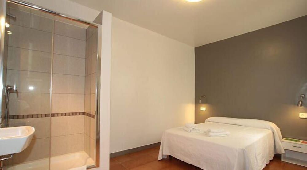 Hostal Ripoll Ibiza Double or Twin Room, Shared Bathroom 6
