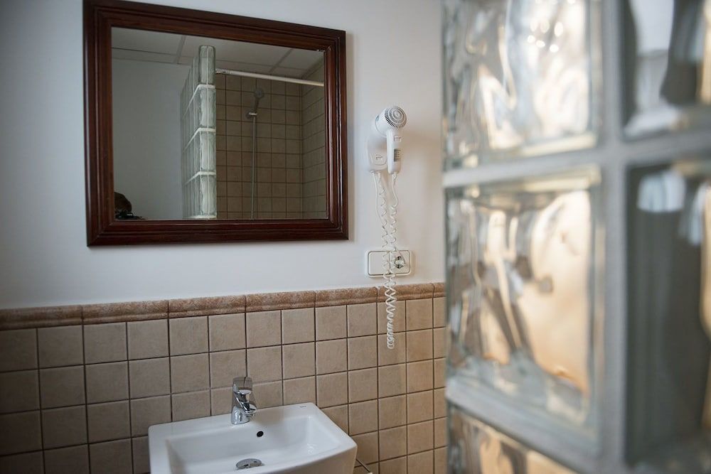 Hostal Ripoll Ibiza Triple Room, Shared Bathroom 2