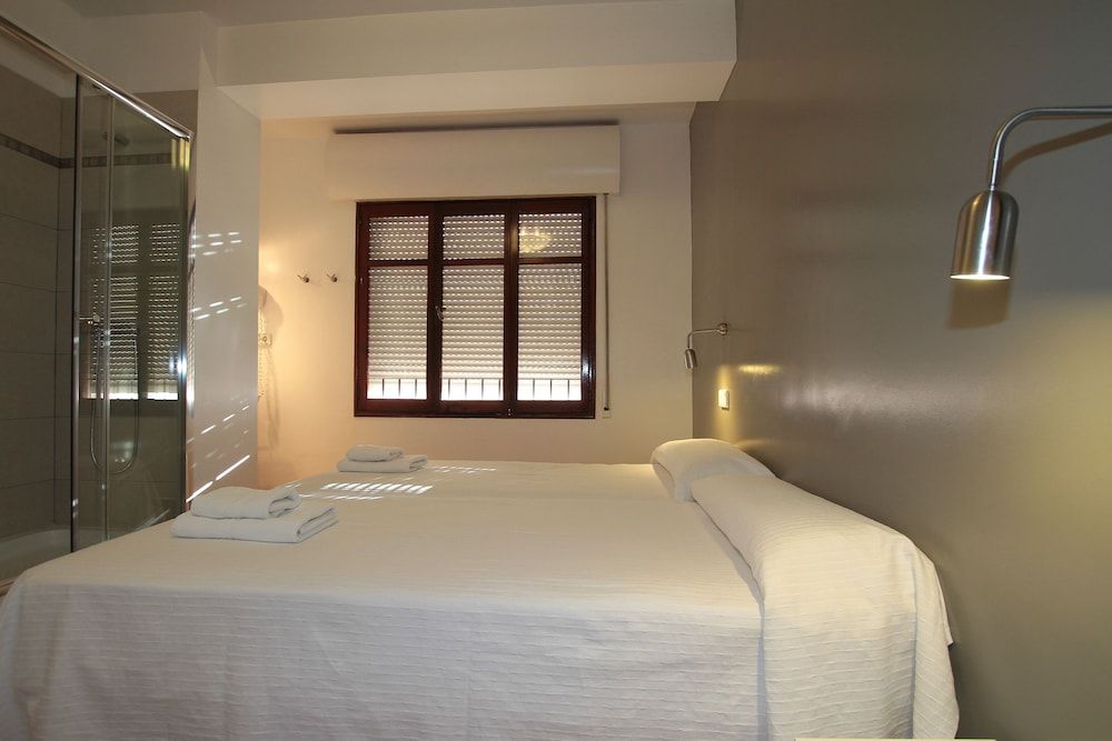 Hostal Ripoll Ibiza Double or Twin Room, Shared Bathroom 3