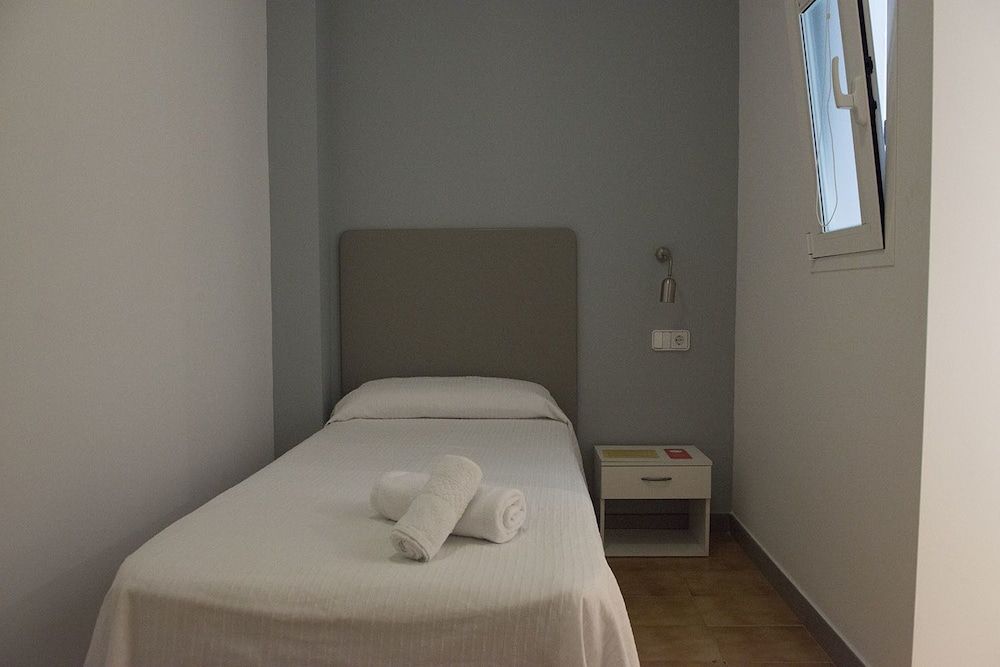 Hostal Ripoll Ibiza Single Room, Shared Bathroom 8