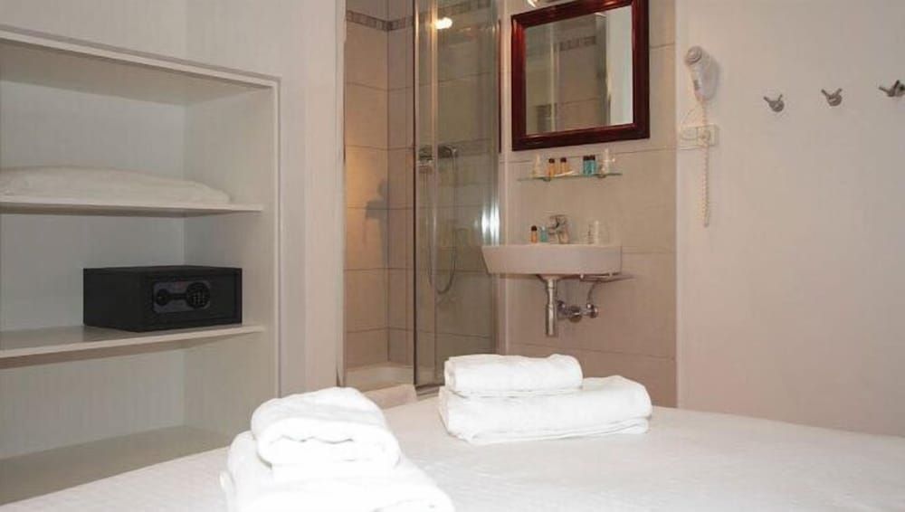 Hostal Ripoll Ibiza Double or Twin Room, Shared Bathroom 8