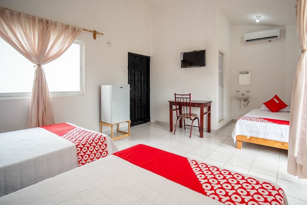OYO Hotel Posada San Vicente, Huatulco Standard Room (Three beds) 4