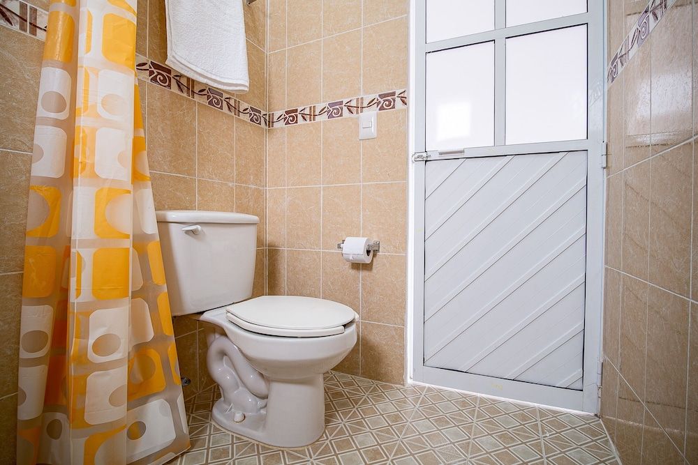 OYO Hotel Posada San Vicente, Huatulco Standard Room (Three beds) 6