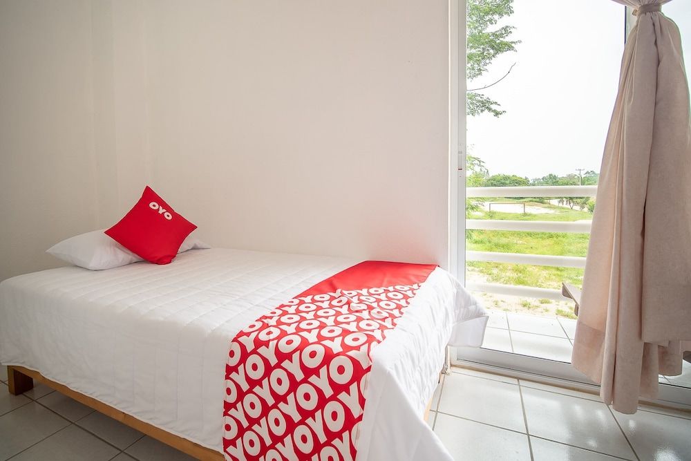 OYO Hotel Posada San Vicente, Huatulco Standard Room (Three beds) 5