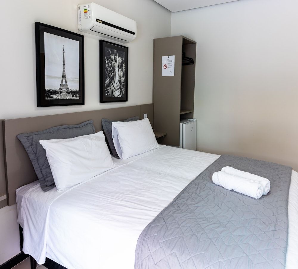 Suite, 1 Queen Bed, Pool View
