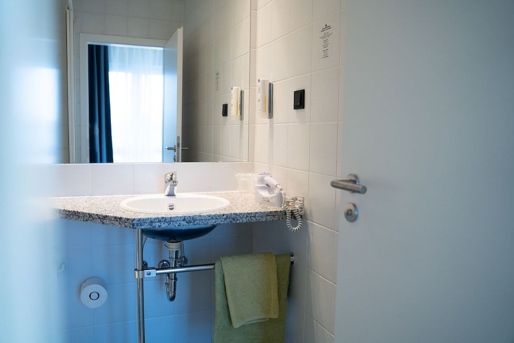 AP Hotel Mannheim Viernheim Superior Double Room 7