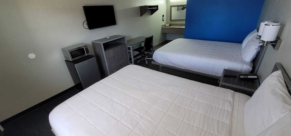 Green Country Inn Deluxe Room, 2 Queen Beds 2