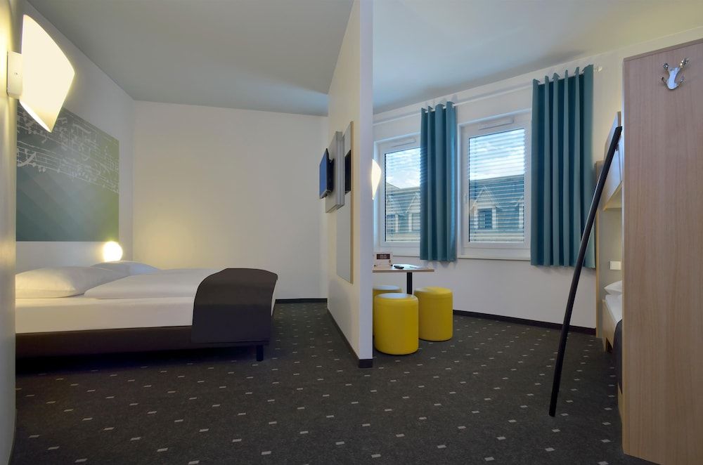 B&B HOTEL Halle (Saale) Quadruple Room 2