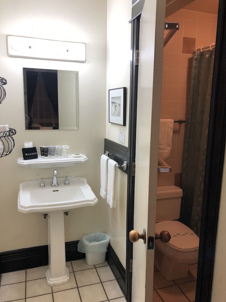 The Block Hotel Bisbee Deluxe Room, 2 Queen Beds 5