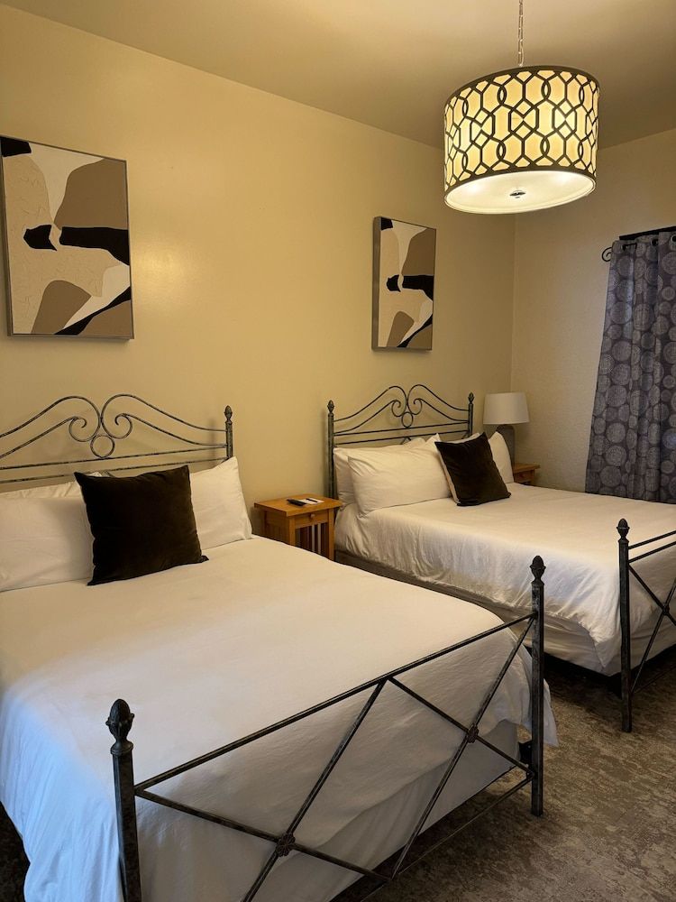 The Block Hotel Bisbee Deluxe Room, 2 Queen Beds