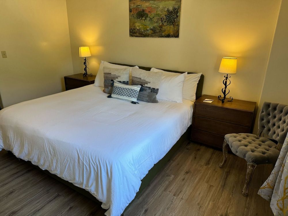 The Block Hotel Bisbee Signature Room, 1 King Bed 2