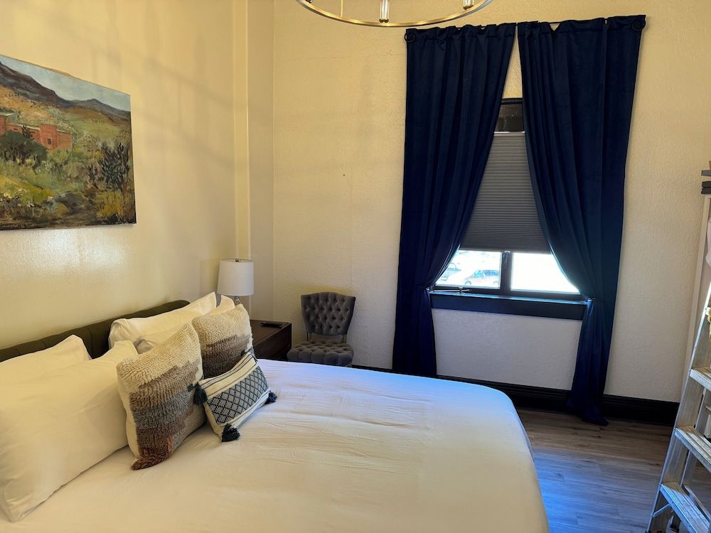 The Block Hotel Bisbee Signature Room, 1 King Bed