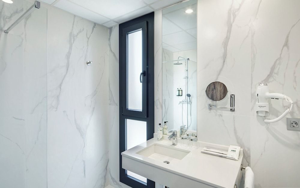 Sercotel Cordoba Delicias Classic Room 3