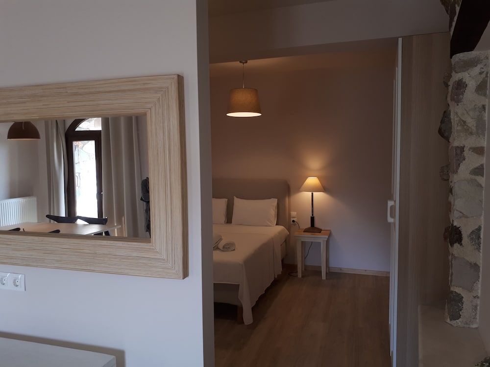 Guesthouse Monastiri Deluxe Suite (Ground floor Street view) 12