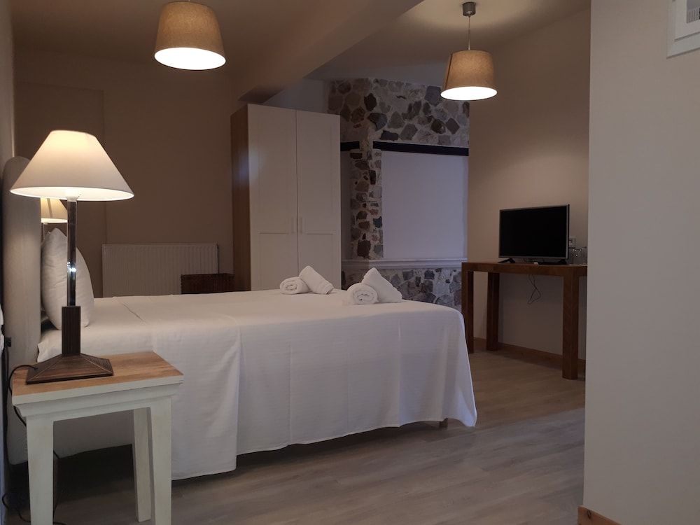 Guesthouse Monastiri Deluxe Suite (Ground floor Street view) 5