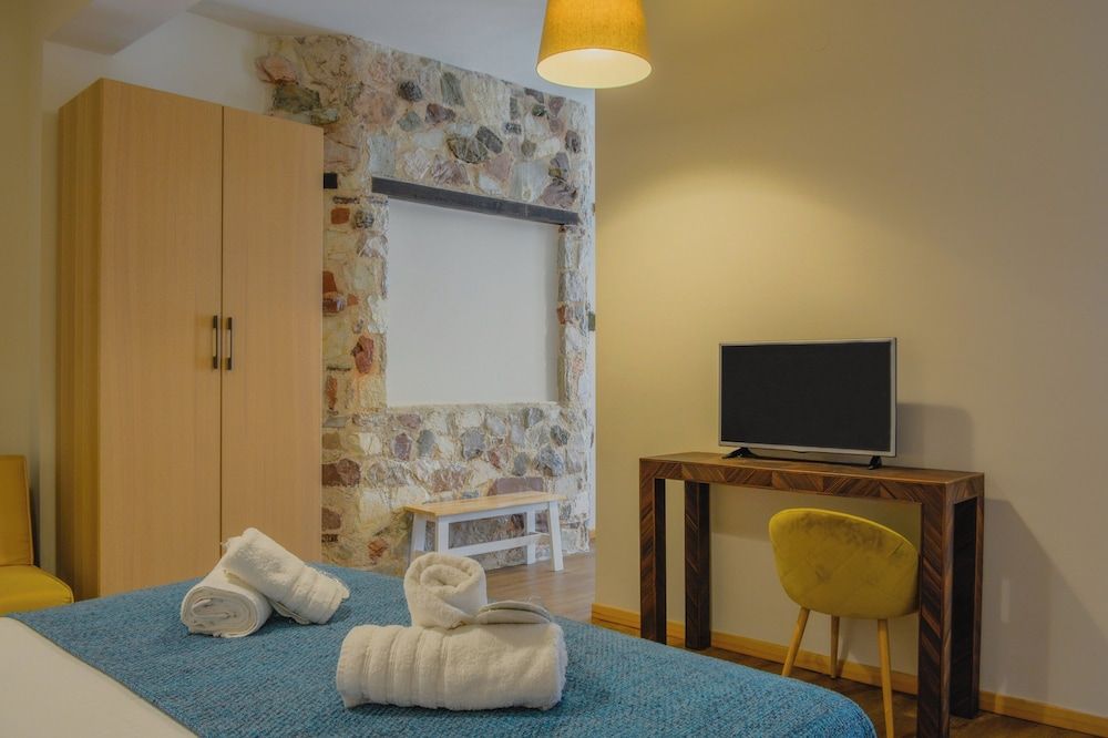 Guesthouse Monastiri Deluxe Suite (Ground floor Street view) 10