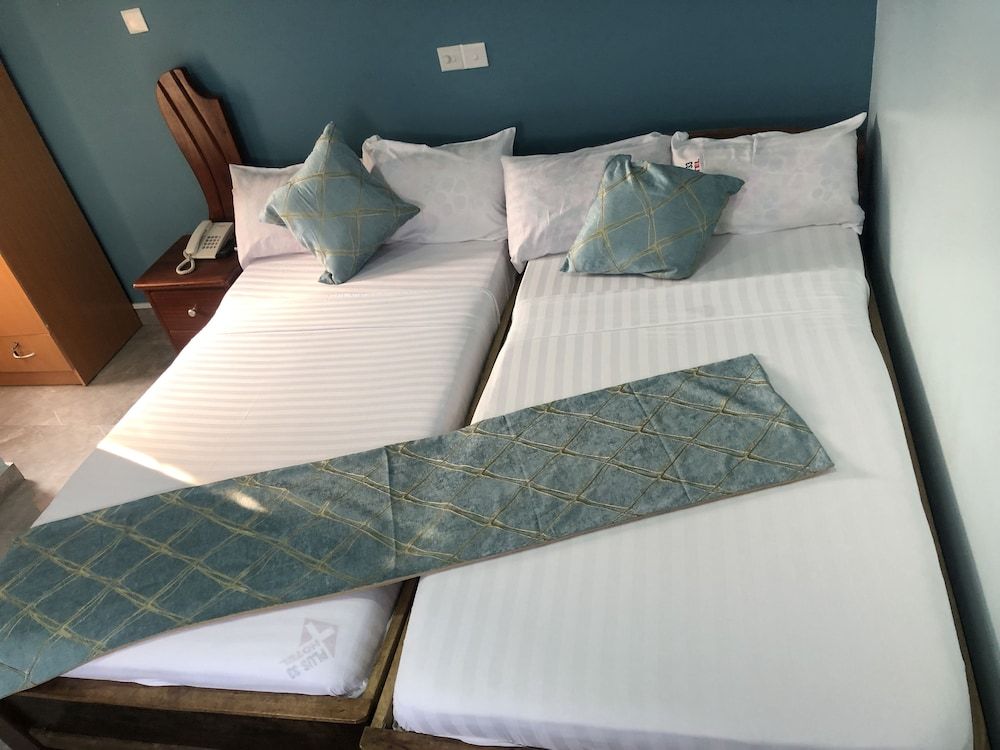 Plus 33 Hotel Standard Twin Room, Non Smoking 4