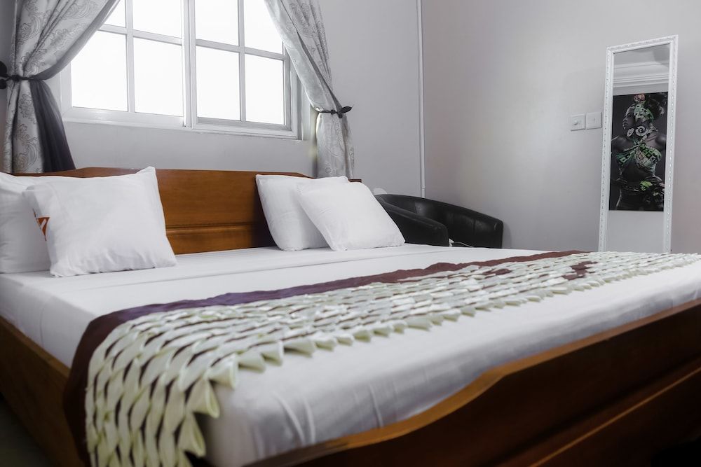 Plus 33 Hotel Standard Room, Non Smoking 11