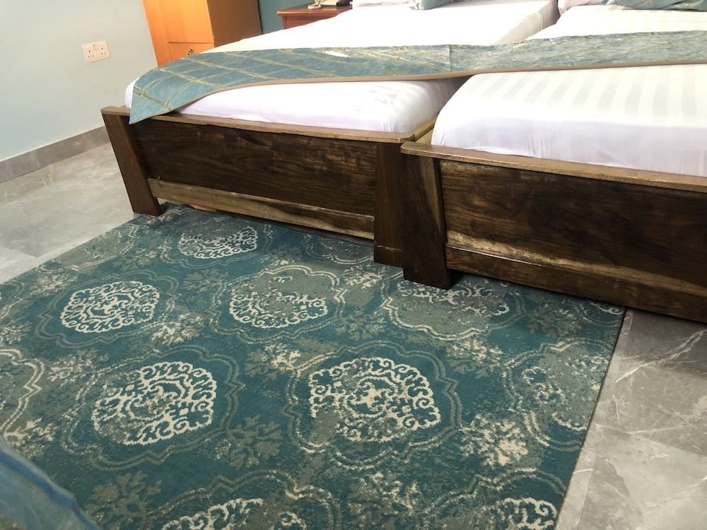 Plus 33 Hotel Standard Twin Room, Non Smoking 5