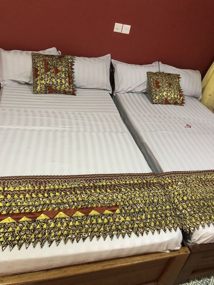 Plus 33 Hotel Standard Twin Room, Non Smoking 2