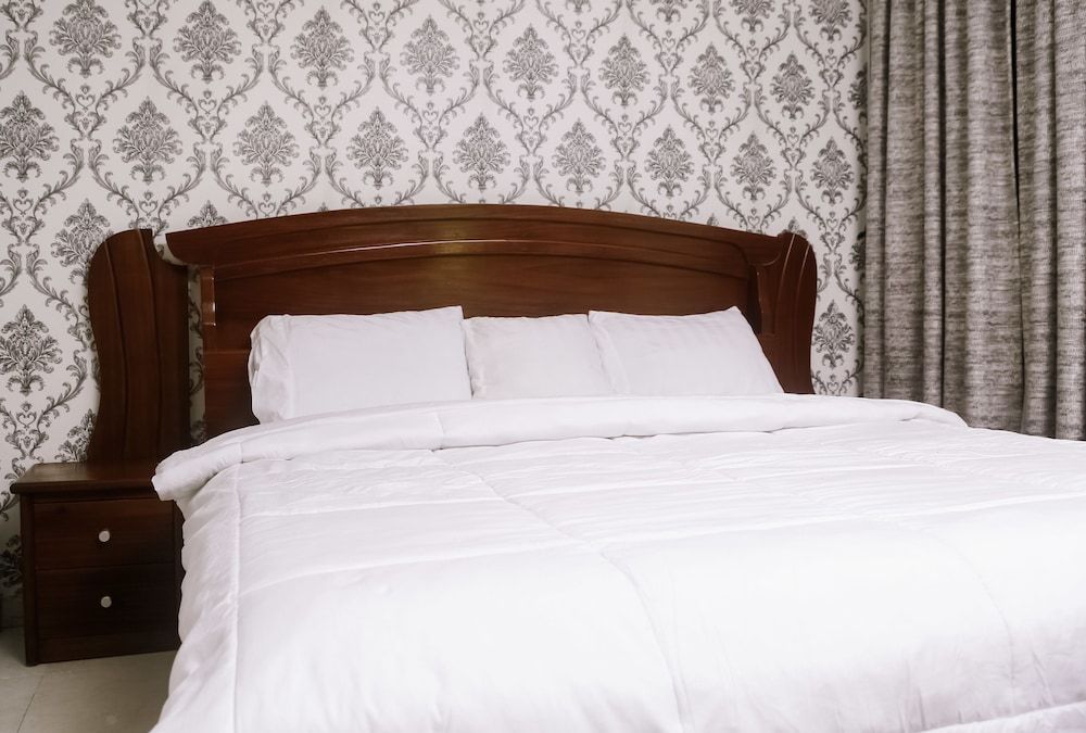 Plus 33 Hotel Standard Room, Non Smoking 10